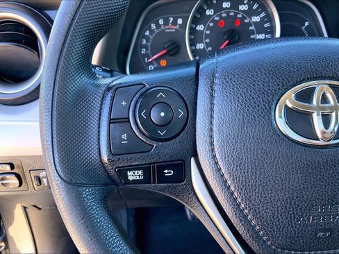 Used 2015 Toyota RAV4 LE image 19