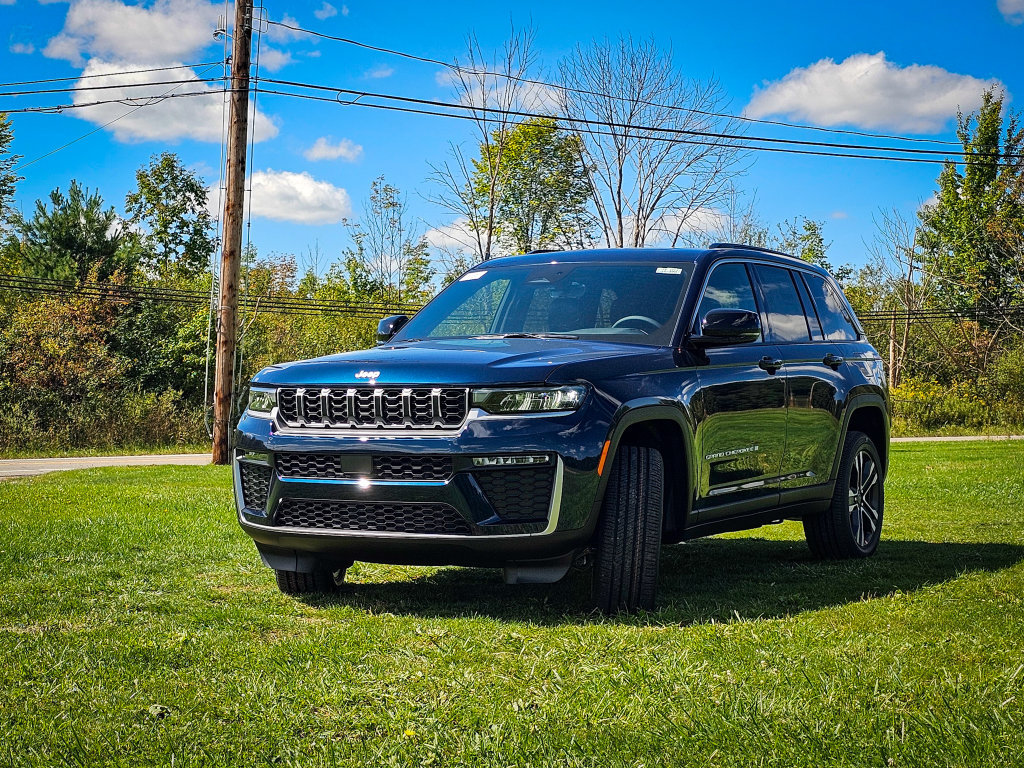 New 2027 Jeep Grand Cherokee Limited AWD/4WD image 7