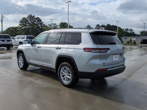 New 2026 Jeep Grand Cherokee L Laredo RWD image 3