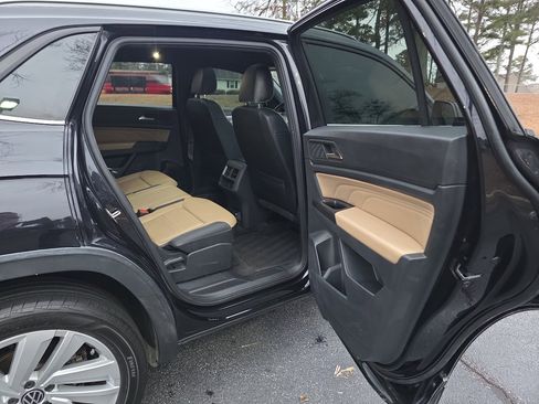 Used 2021 Volkswagen Atlas Cross Sport SE image 21