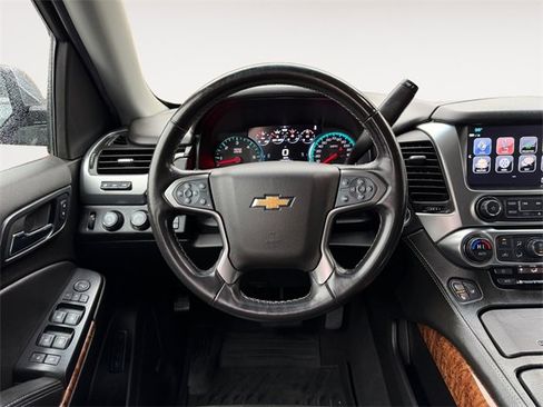 Used 2019 Chevrolet Suburban Premier image 12