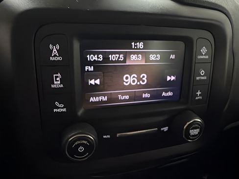 Used 2020 Jeep Renegade Sport FWD image 19