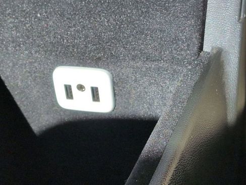 Used 2017 Cadillac XT5 FWD w/ LPO, Wheel Lock Package image 22