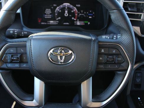 Used 2025 Toyota Sequoia SR5 AWD/4WD image 37