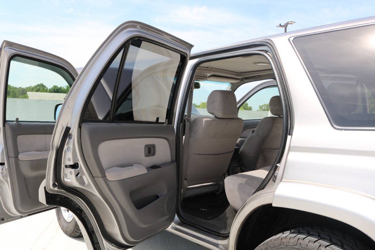 Used 2002 Toyota 4Runner SR5 AWD/4WD image 87