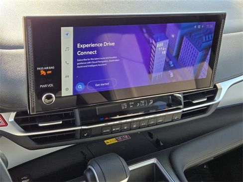 Used 2025 Toyota Sienna XLE image 24