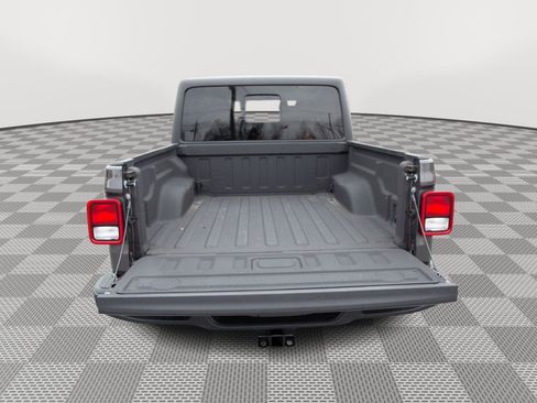 Used 2023 Jeep Gladiator Sport image 7