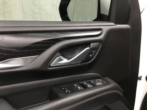 Used 2022 GMC Yukon XL Denali w/ Denali Premium Package AWD/4WD image 7