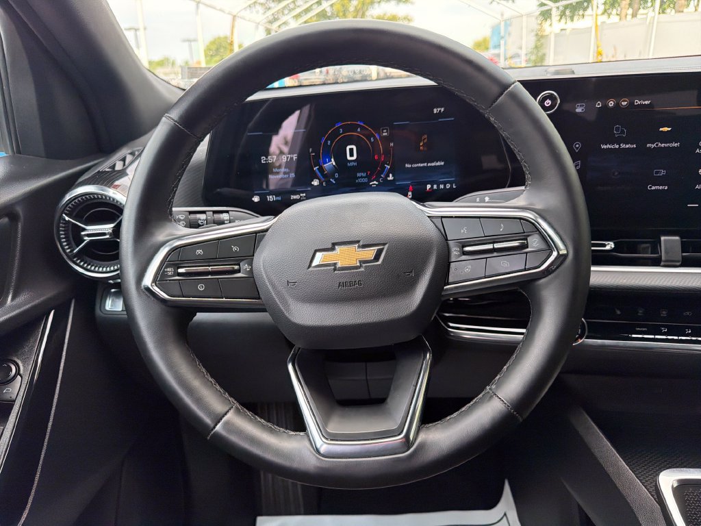 Used 2025 Chevrolet Equinox LT AWD/4WD image 16