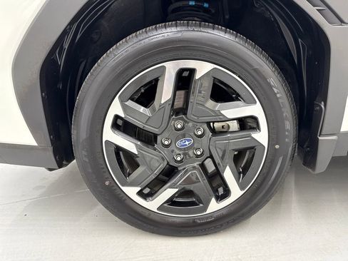 Used 2025 Subaru Forester Limited image 9