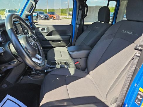 Used 2023 Jeep Wrangler Unlimited Sahara w/ Cold Weather Group AWD/4WD image 23