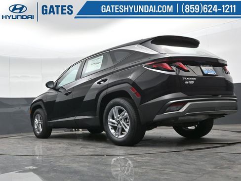 Used 2025 Hyundai Tucson SE image 41