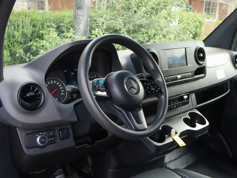 Used 2024 Mercedes-Benz Sprinter 2500 w/ Acoustic Package image 22
