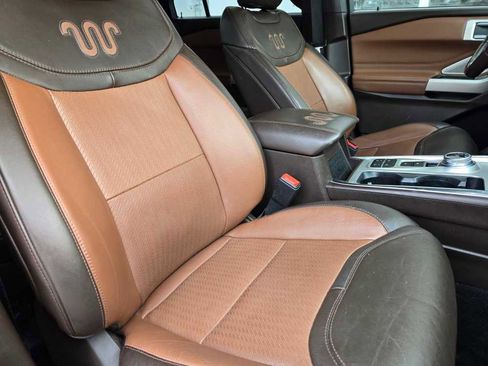 Used 2022 Ford Explorer King Ranch image 17