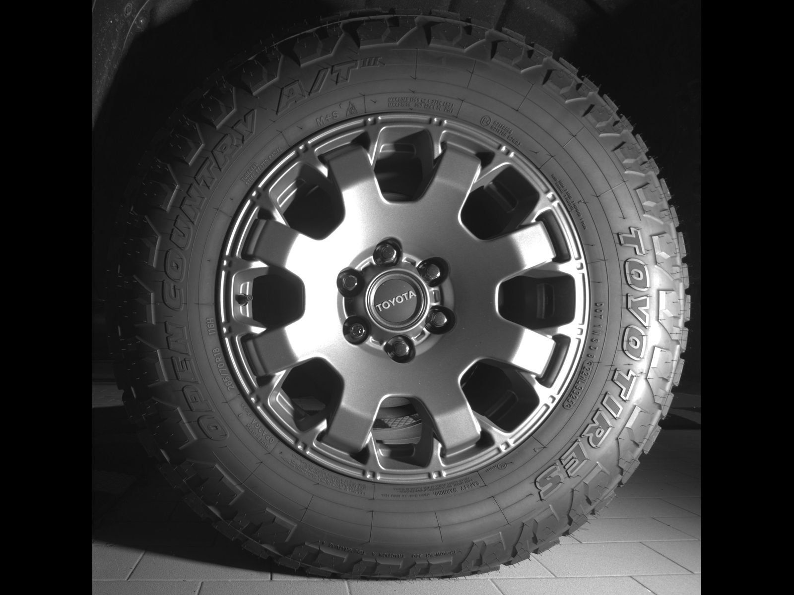 Used 2025 Toyota 4Runner Trailhunter AWD/4WD image 26