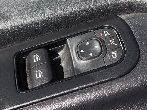 Used 2025 Mercedes-Benz Sprinter 2500 image 21