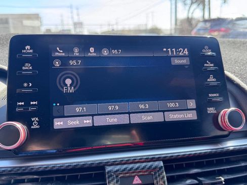 Used 2018 Honda Accord Sport image 31