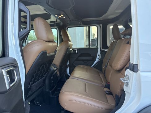 Used 2022 Jeep Wrangler Unlimited Rubicon 4xe w/ Cold Weather Group image 6