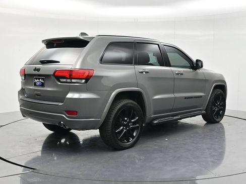 Used 2022 Jeep Grand Cherokee Laredo X AWD/4WD image 5