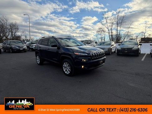 Used 2015 Jeep Cherokee Latitude w/ Comfort/Convenience Group image 3