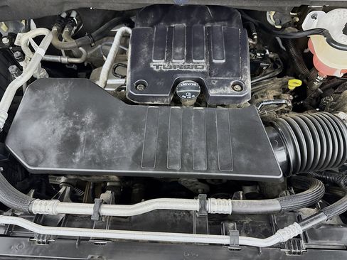 Used 2022 Chevrolet Silverado 1500 LT image 37