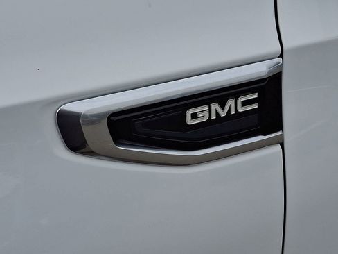Used 2023 GMC Yukon Denali image 32