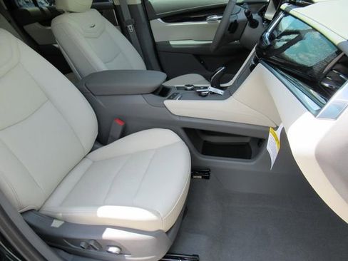 New 2025 Cadillac XT6 Premium Luxury w/ Technology Package image 9