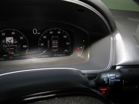 Certified 2025 Honda Civic Sport image 4