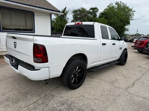 Used 2017 RAM 1500 Express RWD image 3