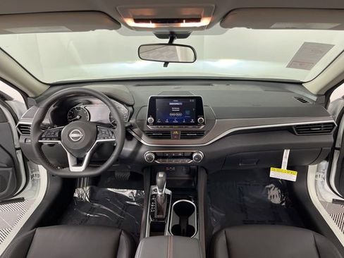 New 2025 Nissan Altima 2.5 SR image 41