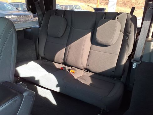 Certified 2022 Jeep Wrangler Sport image 9