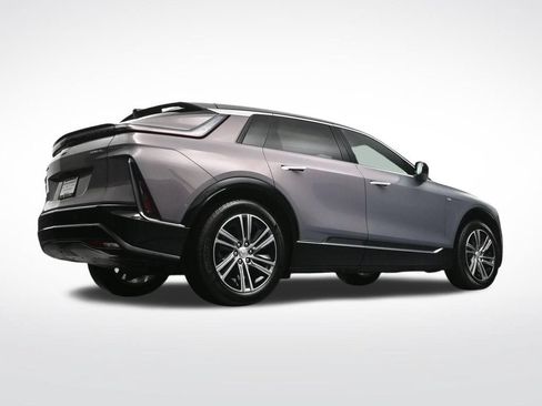 Certified 2025 Cadillac Lyriq Luxury AWD/4WD image 28
