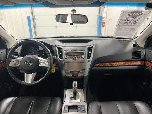 Used 2010 Subaru Legacy 2.5i Limited AWD/4WD image 10