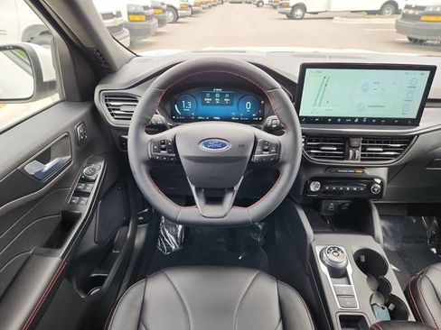 Used 2025 Ford Escape ST-Line Elite w/ Premium Technology Package AWD/4WD image 24
