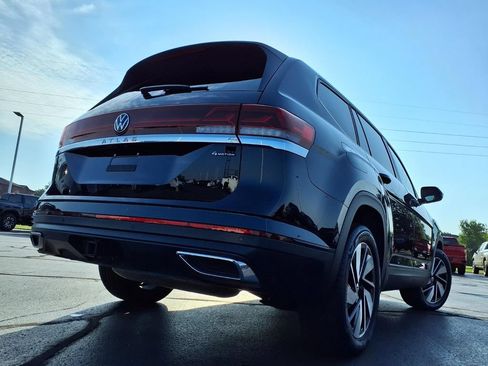 Used 2026 Volkswagen Atlas SE AWD/4WD image 32