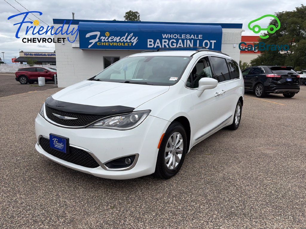 Used 2017 Chrysler Pacifica Touring-L FWD 360° Tour
