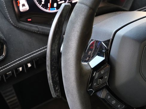 Used 2018 Lamborghini Huracan Performante image 20