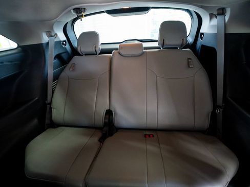 Used 2025 Toyota Sienna XLE FWD image 48