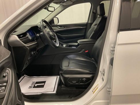 Used 2021 Jeep Grand Cherokee L Limited image 4