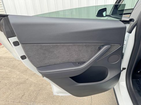 Used 2022 Tesla Model Y Performance image 43