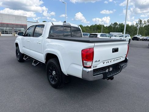 Used 2017 Toyota Tacoma SR5 w/ Tow Package AWD/4WD image 6