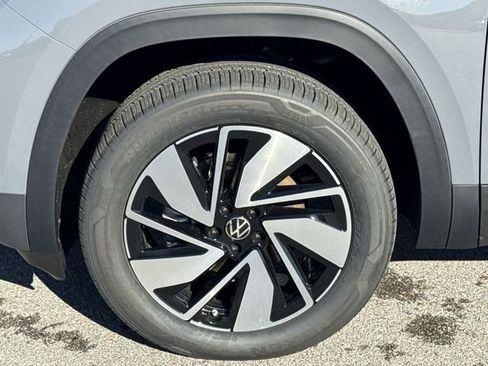 New 2026 Volkswagen Atlas SE FWD image 23