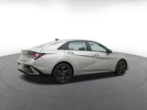 Used 2026 Hyundai Elantra Sport FWD image 8