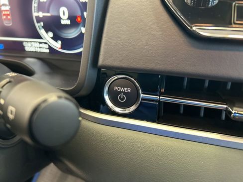 New 2025 Mitsubishi Outlander SE image 48