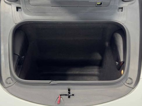 Used 2018 Porsche 718 Boxster image 32