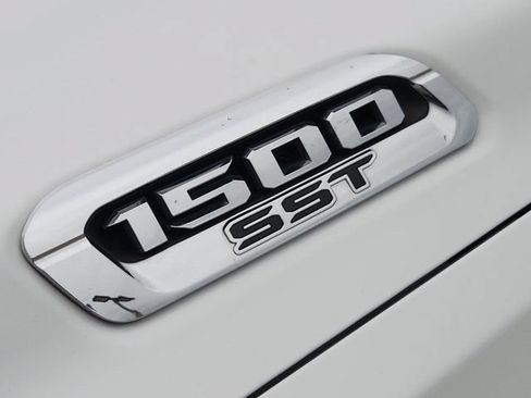Used 2025 RAM 1500 Big Horn AWD/4WD image 11