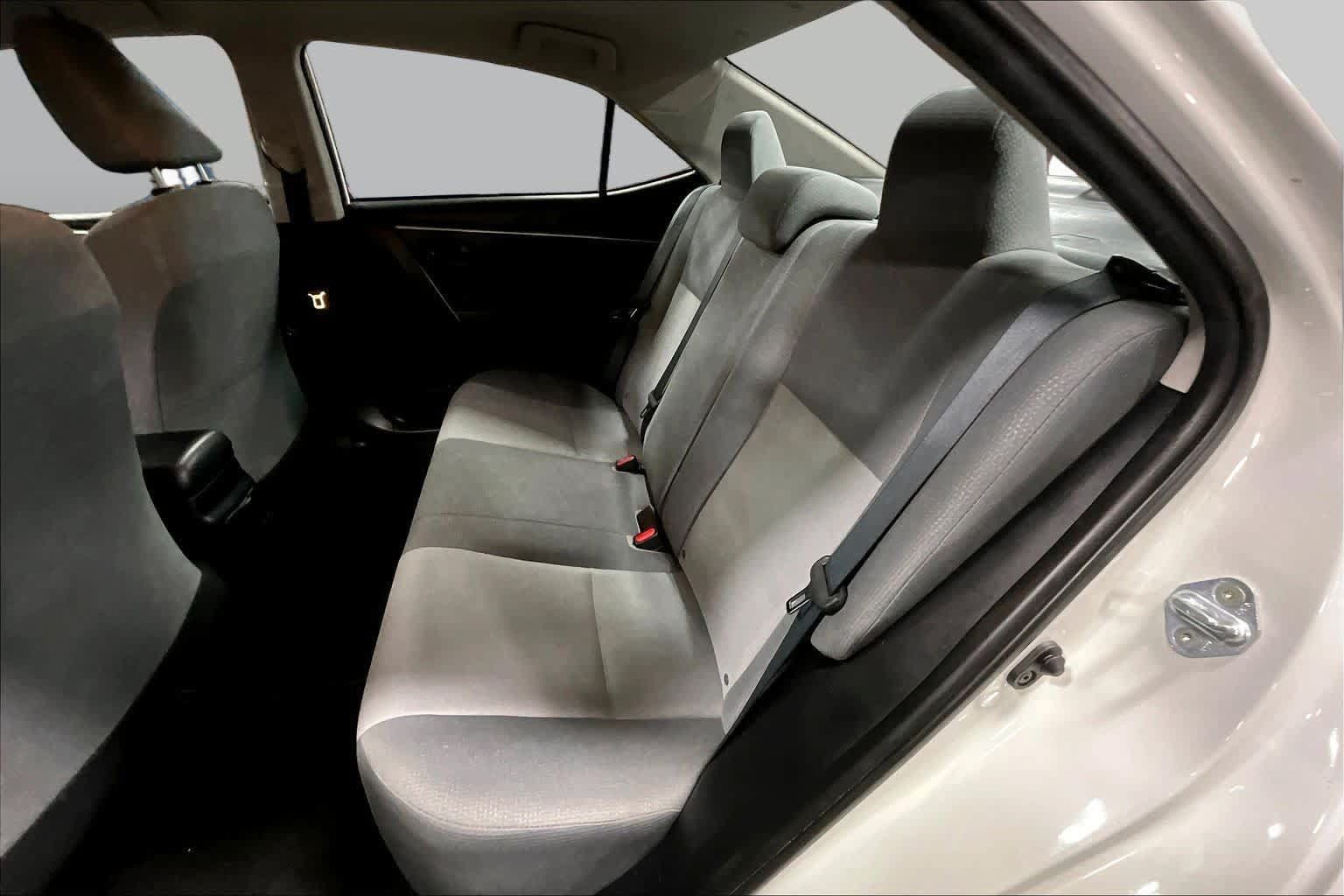 Used 2016 Toyota Corolla L FWD image 19