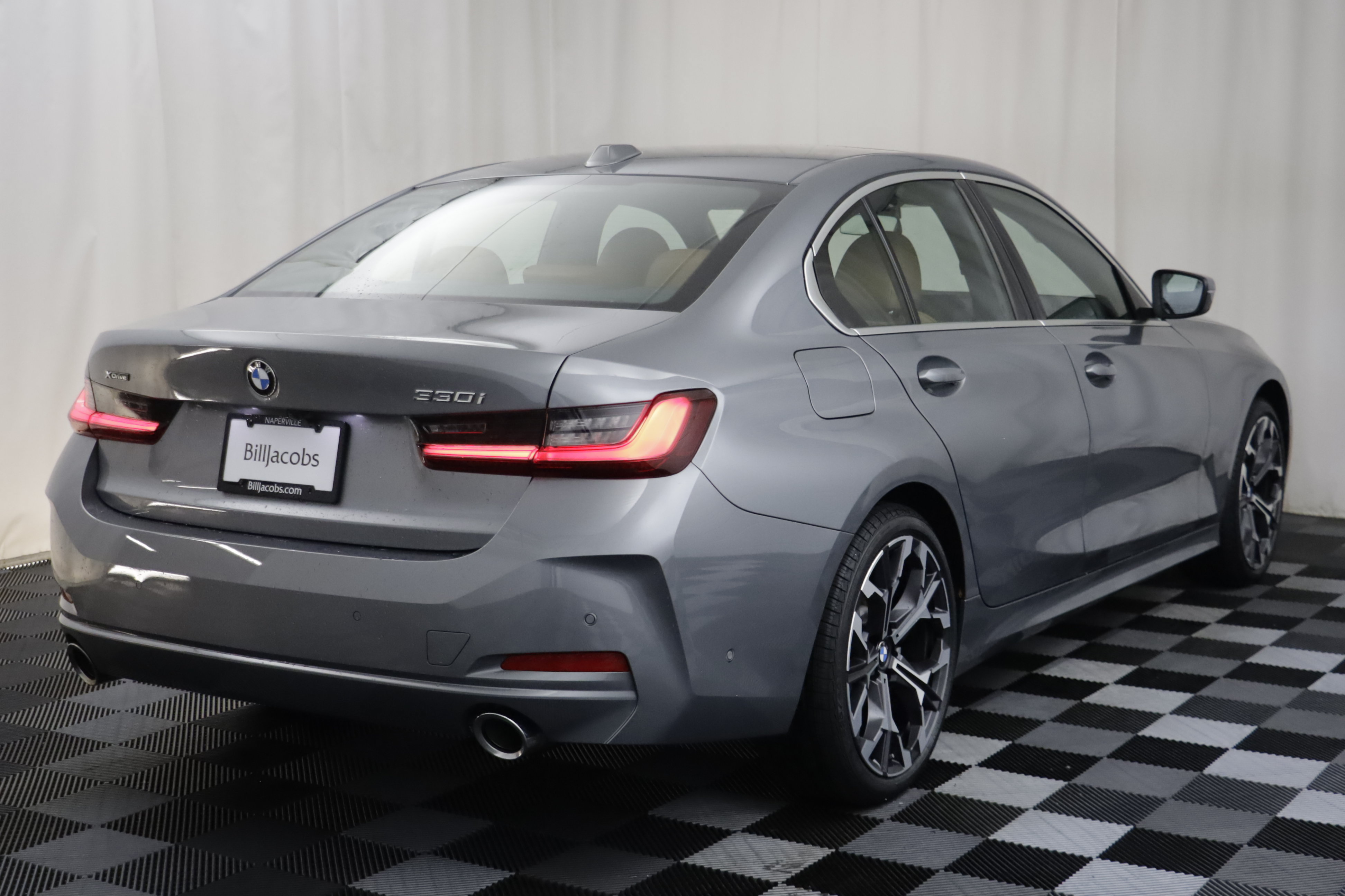 Used 2026 BMW 330i xDrive Sedan AWD/4WD image 16