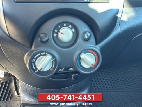Used 2014 Nissan Versa SV FWD image 22