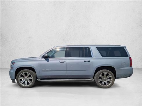 Used 2016 Chevrolet Suburban LT image 8
